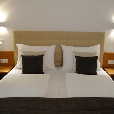 City Hotel Albrecht Schwechat Exterior foto